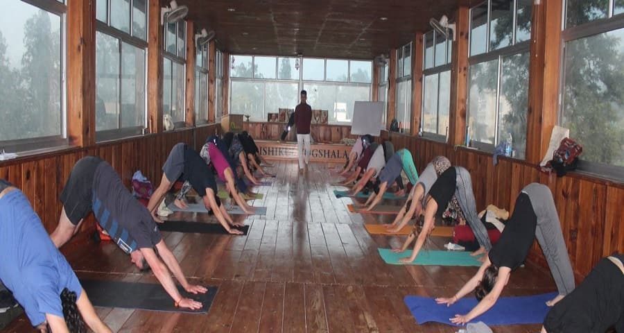 Yoga-session-at-rishikul-yogshala